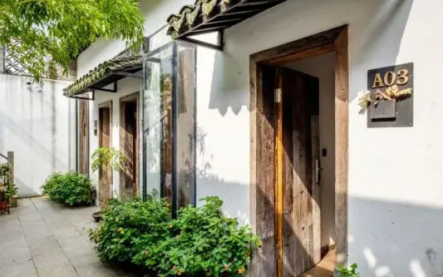 Qin Inn Xitang Liangcang Community Garden