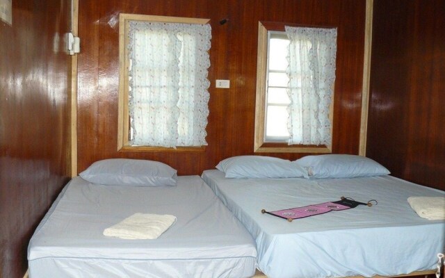 Zoe Frenchy Resort