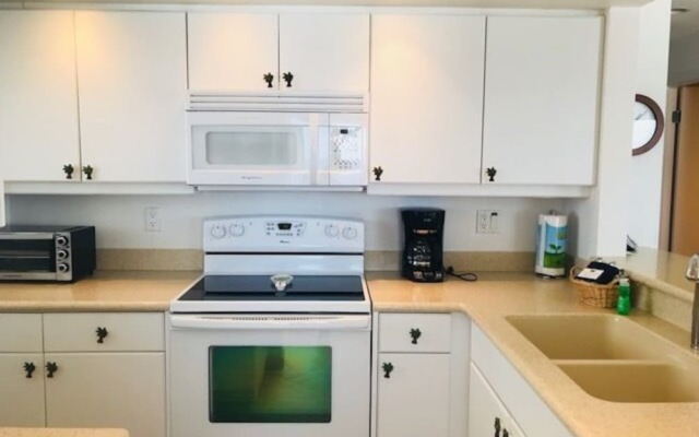 Jamaica Royale - 801 - 2 Br Condo