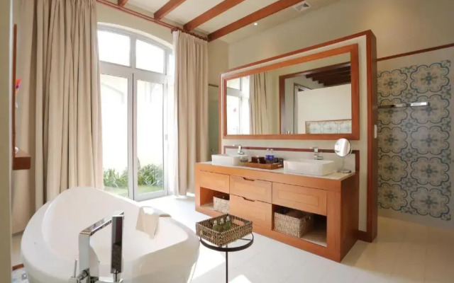 FLC Luxury Hotel Samson