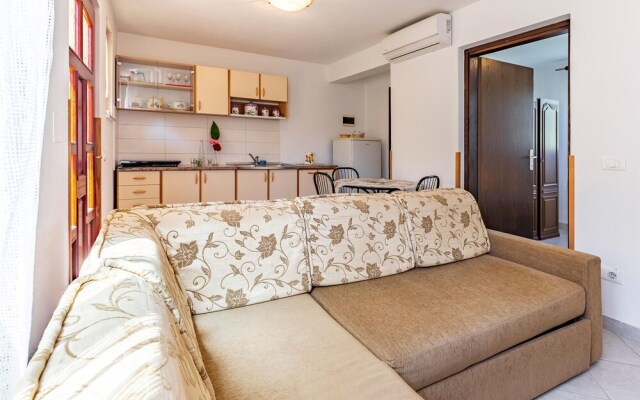 Awesome Home in Medulin With Wifi and 1 Bedrooms