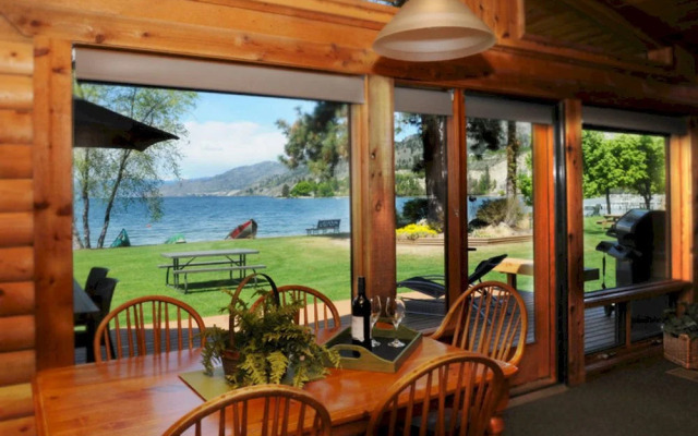 Sandy Beach Lodge