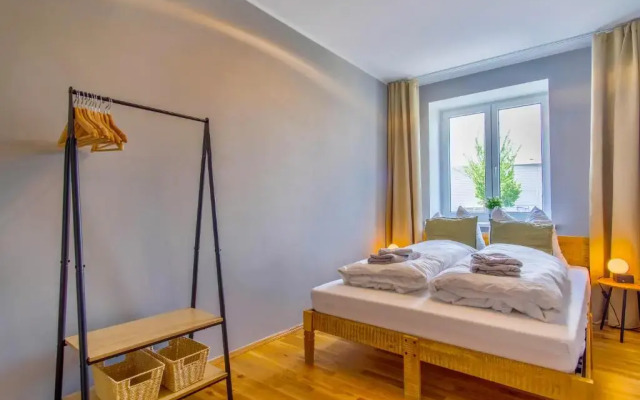 4-Room Luxury Apartment - close to Central Station, free parking, kitchen