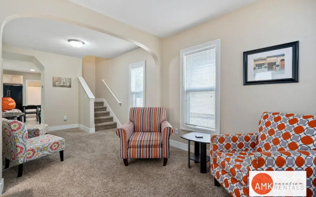 Downtown Holland Charmer