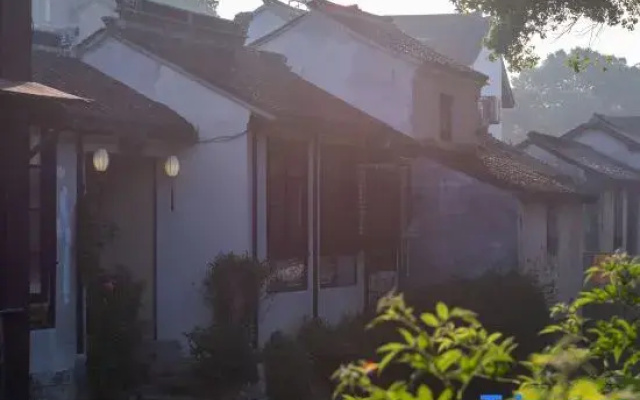 Yueshang Zen Space Homestay (Jinxi Ancient Town)