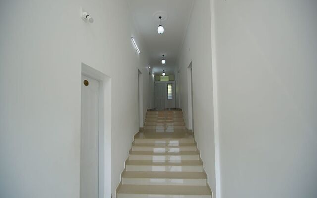 Oyo 26964 Palm View Residency