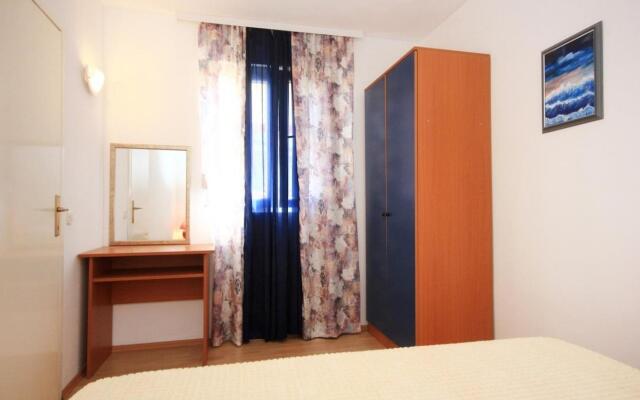 Tonka - 150m from the sea & parking - A4 E(2+2)