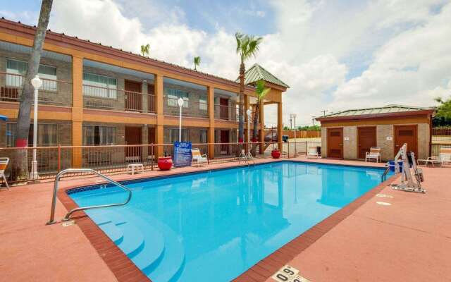 Econo Lodge Inn & Suites Eagle Pass