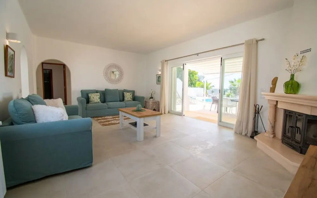 Pomba Beautifully Renovated With Heated Pool