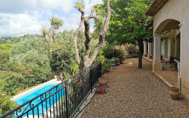 Villa With 4 Bedrooms in La Croix-valmer, With Private Pool, Enclosed