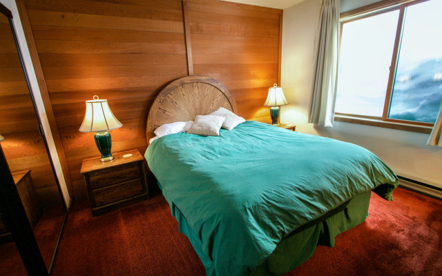 Snowcreek II #308 Condo