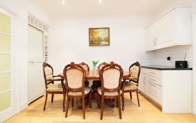 Lovely 1BR Edwardian House For 4 in North London