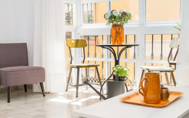 Spacious and Bright Apartment by La RecepciÃ³n