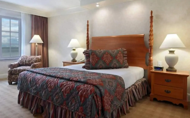 Bay Landing Hotel