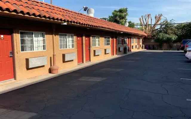 Uptown Inn