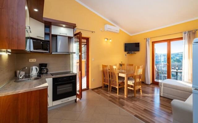 Nice Apartment in Modric With 1 Bedrooms and Wifi