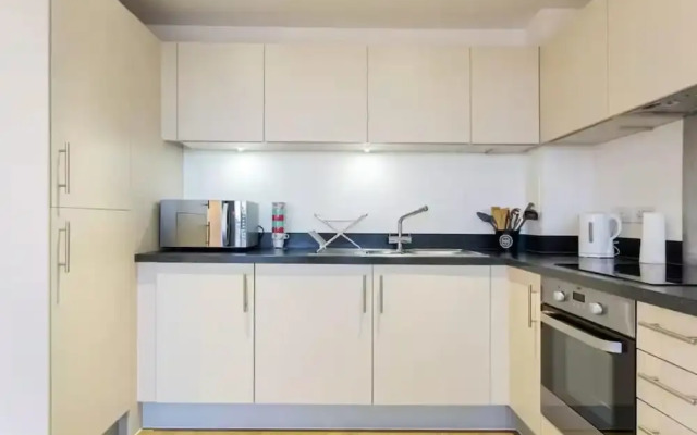 Apartmentsleeps3-balcony-near Canarywharf-gym