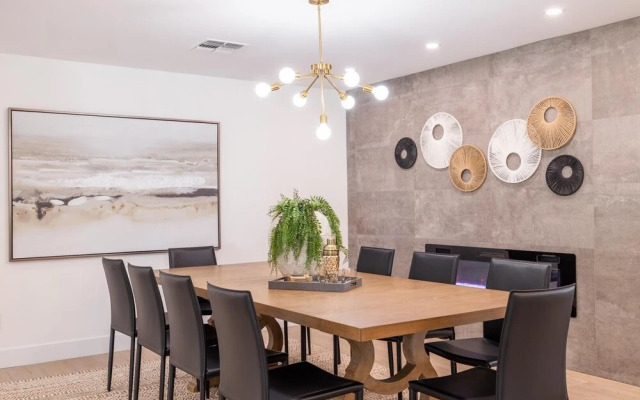 Scottsdale Dreyfus 5 Bedroom Home by RedAwning