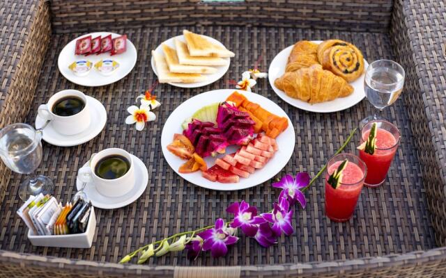 Charming Oceanfront 3 Br Villa in Seminyak