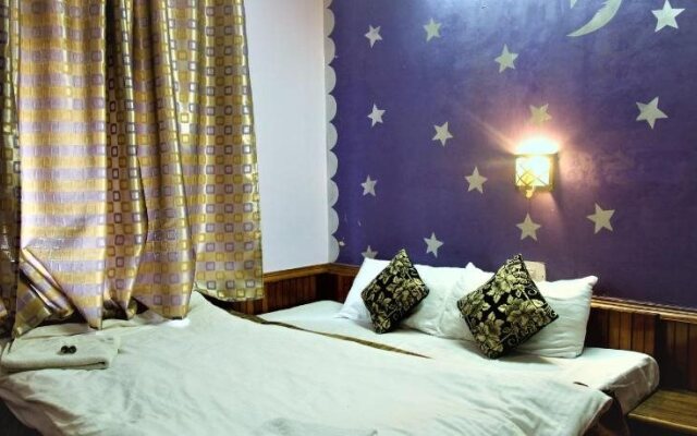 Hotel Chetna & Cottages