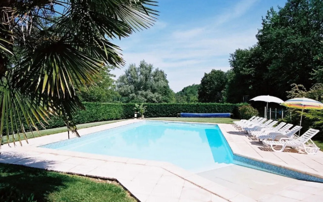Chic Holiday Home in Siorac-en-perigord With