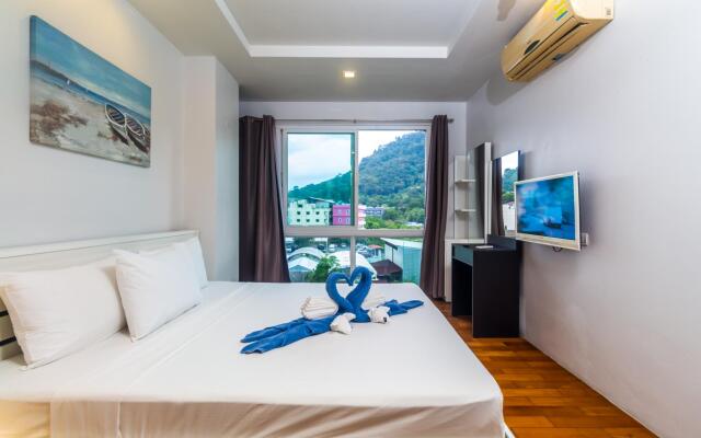 HLC501 - Patong apartment  for 4, market and beach