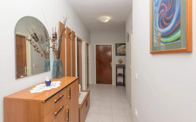 Apartments with a parking space Tucepi, Makarska - 6856