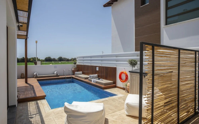 Chris Le Mare Luxury Villa By Louis Hotels