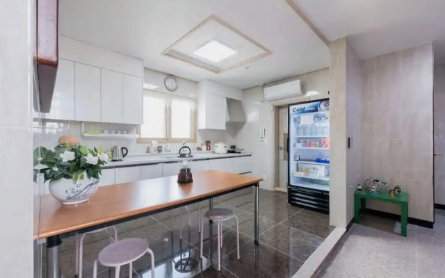 Hub Guest House