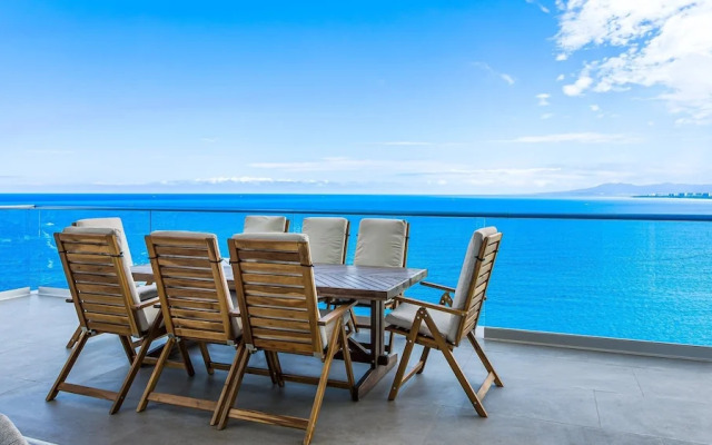 4BR  Luxury Penthouse with Ocean Views
