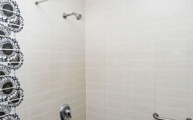 OYO Rooms 760 Karol Bagh Metro Station
