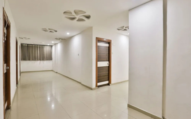 OYO 13776 Hotel Grand Sahara