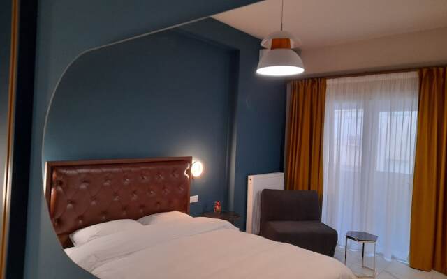 Black Onyx Comfort Suites