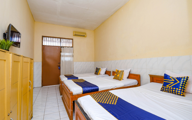 SPOT ON 2011 Hotel Mekar Sari