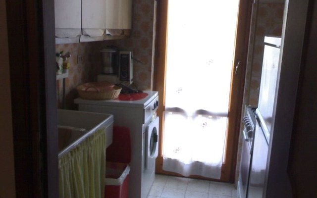 6guests-skiing-mountainviews-fireplace-freeparking