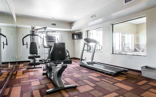 Comfort Inn & Suites Page at Lake Powell