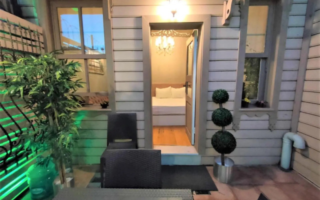 Valentine Suites Hotel