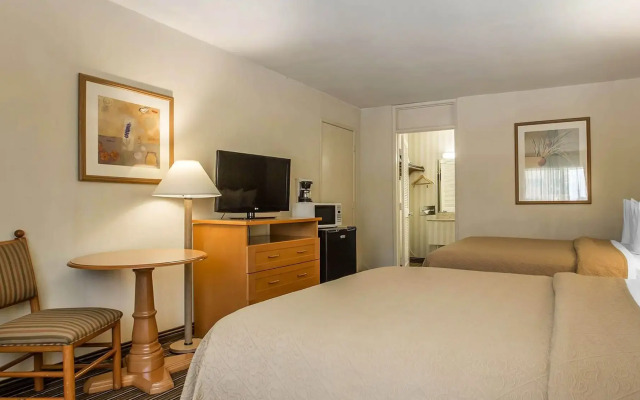 Travelodge by Wyndham Palm Springs