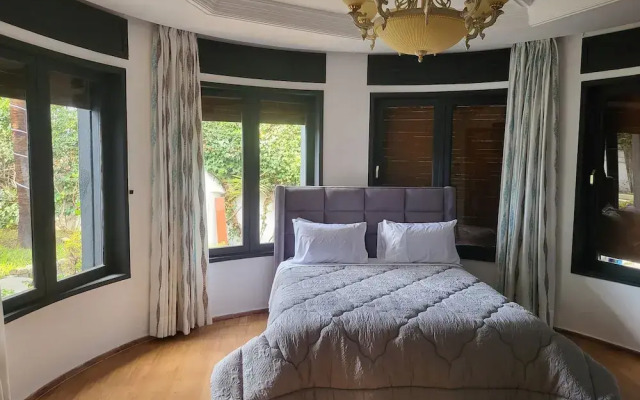 Villa Adam