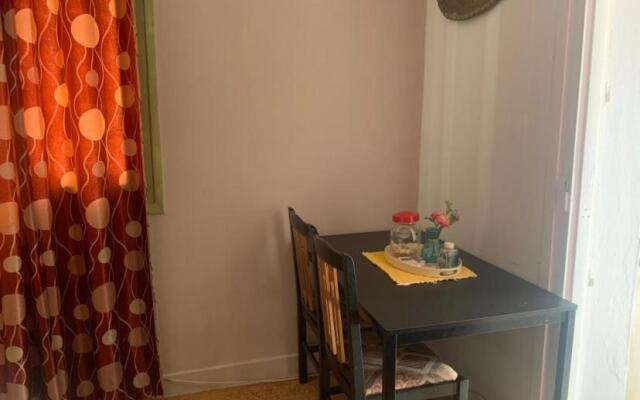 Studio close to Train Station