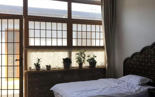 Manhong's Private Courtyard – Guest Rooms – Beijing