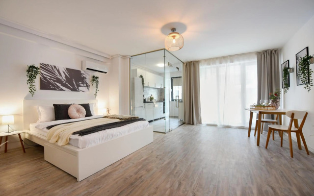 POWDER - City Center Studio with Balcony