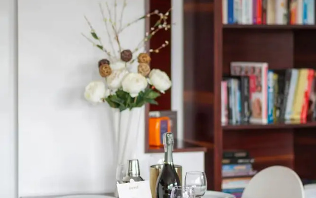 Apartment Mołdawska Warsaw by Renters