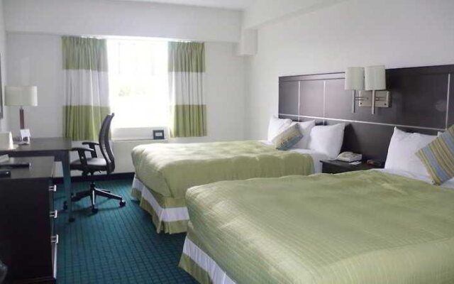 Emerald Crown Hotel