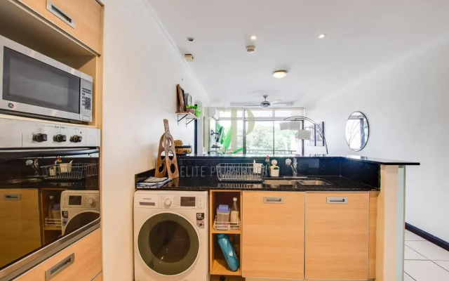 Modern 2 bed APT complex Pool,Tennis,Gym,FreeWiFi