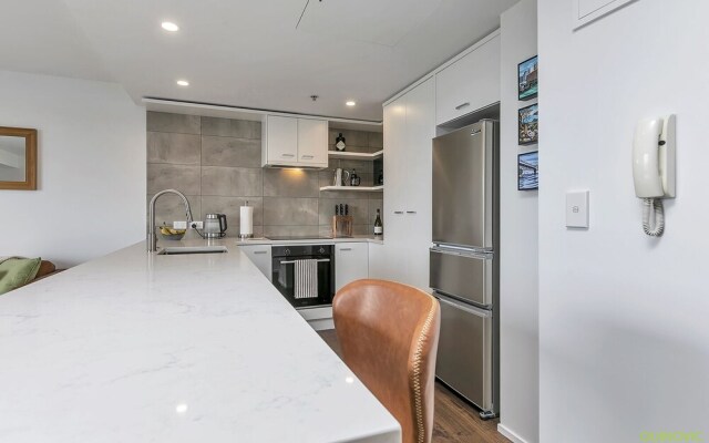 QV Modern Upscale Apartment - 1012