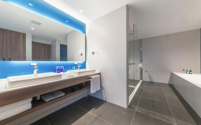 Holiday Inn Express Beijing Shijingshan Lakeview by IHG