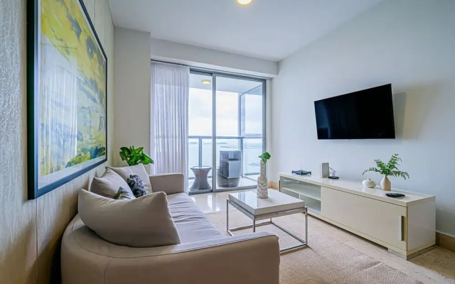 w Prestigious 1BR w Fantastic Balcony in YOO