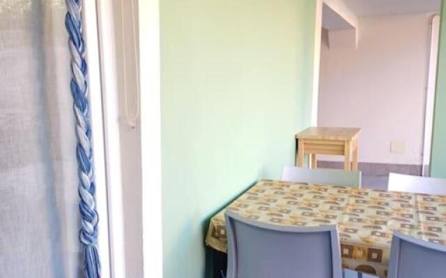 Ampio Bilocale Con Patio A 50 Metri Dal Mare!