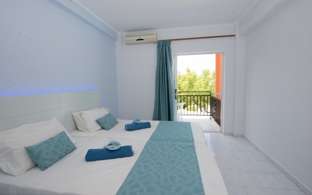 Silver Beach Hotel And Annexe Apartments